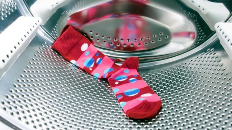 Τα δύο έξυπνα tips για να μην χάσετε ποτέ ξανά κάλτσα στο πλυντήριο!