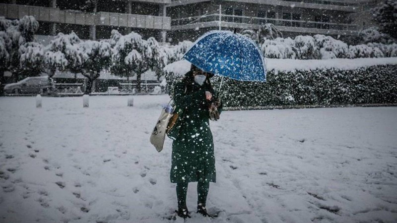 Η κακοκαιρία «Ελπίδα» χτυπά την χώρα: Χιονίζει και στην Πεντέλη - Παγετός και κίνδυνοι στην κυκλοφορία