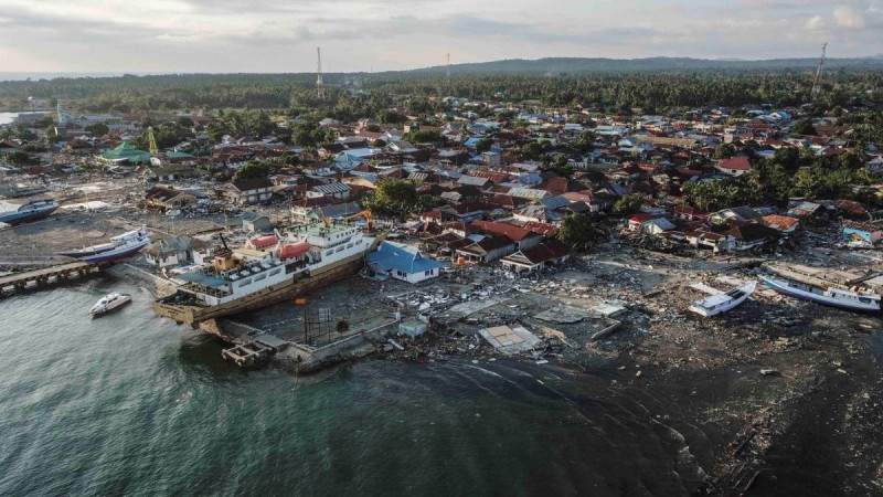Σκηνές τρόμου στην Ινδονησία: Ισχυρός σεισμός 6,7 Ρίχτερ (video)