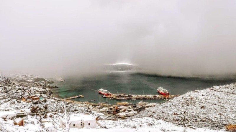 Κακοκαιρία «Ελπίδα»: Μέχρι τη θάλασσα το χιόνι! Πρωτόγνωρες εικόνες στα νησιά των Κυκλάδων (Video)