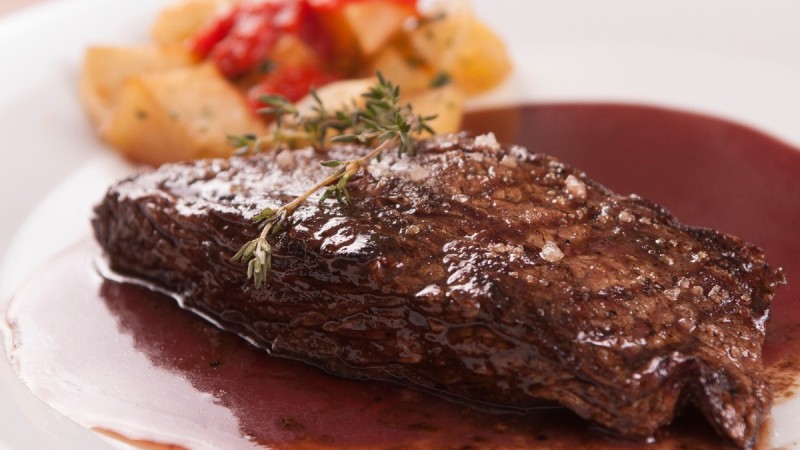 Κάντε το κρέας να λιώνει στο στόμα: Μυστικά μαγειρικής για πιο μαλακό κρέας!