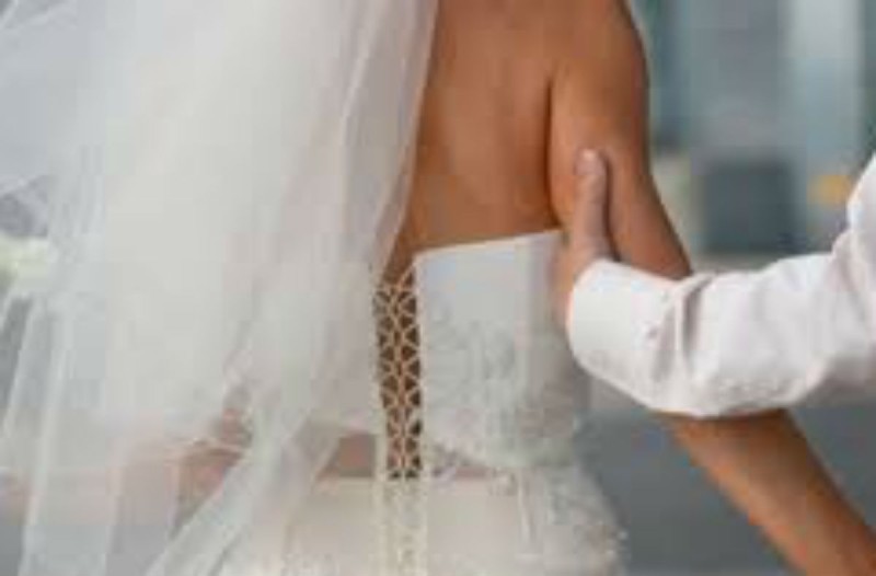 Πανικός σε γάμο - Η νύφη μέθυσε και αποκάλυψε... Χαμός με τη σ@ξου@λική συμπεριφορά του γαμπρού
