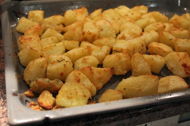 Το μυστικό των σεφ για να φτιάξετε τις πιο νόστιμες πατάτες φούρνου