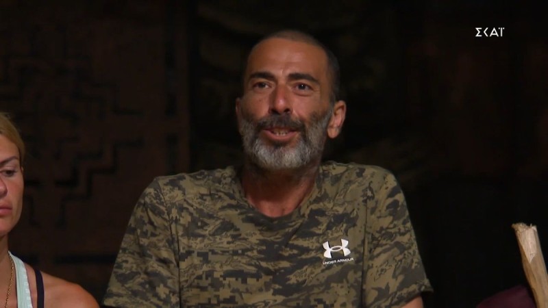 Survivor 5: «Καυτή» κοκκινομάλλα με τατουάζ - Αυτή είναι η κατά 14 χρόνια μικρότερη σύντροφος του Βαλάντη