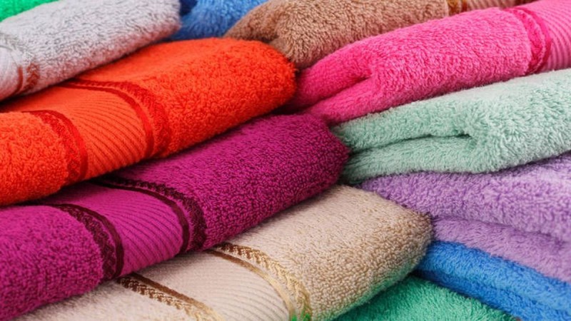 Το μοναδικό υλικό για να μην ξεβάφουν ποτέ οι χρωματιστές πετσέτες