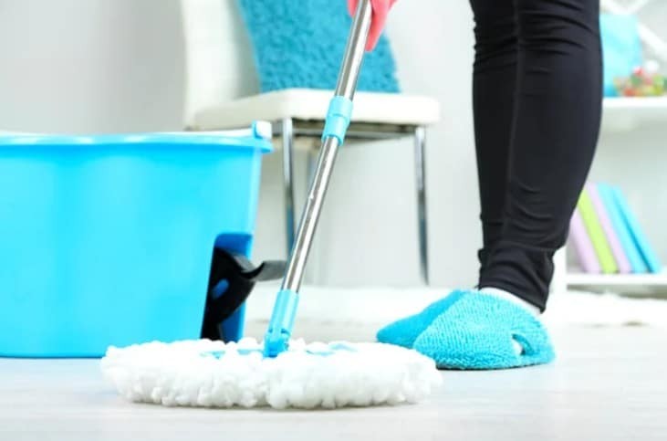 Σφουγγάρισμα: Μάθετε πως να το εφαρμόσετε ανάλογα με το πάτωμα του σπιτιού σας