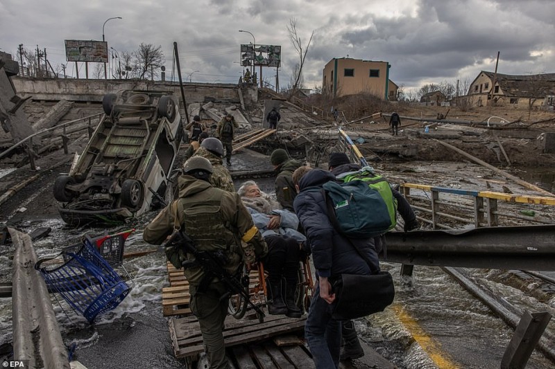Ρωσική εισβολή στην Ουκρανία: Βομβάρδισαν παιδιά και αμάχους στη Σούμι! Εικόνες που σοκάρει! (ΜΕ ΠΡΟΣΟΧΗ ΤΟ ΚΛΙΚ)