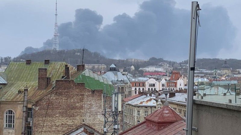 Πόλεμος στην Ουκρανία: Οι Ρώσοι «σφυροκοπούν» το Λβιβ μια... ανάσα μακριά από τον Μπάιντεν! (video)