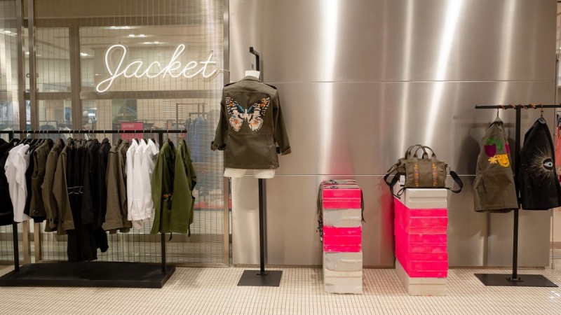 ZoeK: Το ελληνικό fashion brand της Ζωής Κέρος έρχεται στο attica Golden Hall για να προσφέρει μια μοναδική εμπειρία με unique jackets