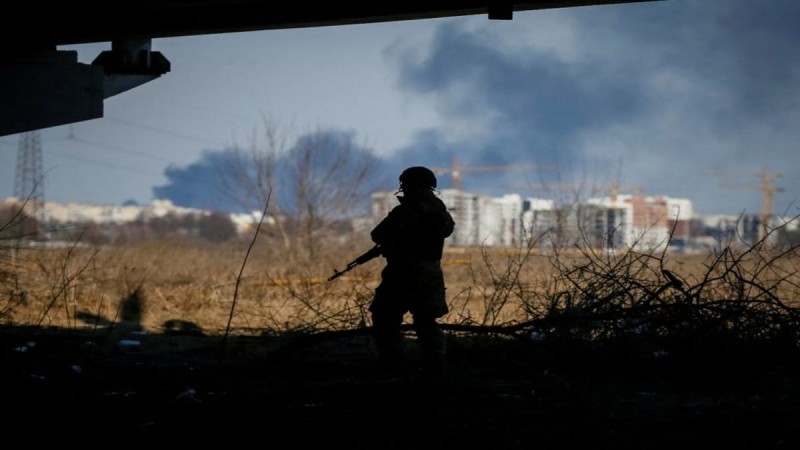 Πόλεμος στην Ουκρανία: Βομβαρδίστηκε εμπορικό κέντρο στο Κίεβο – Ένας νεκρός και δύο τραυματίες (video)