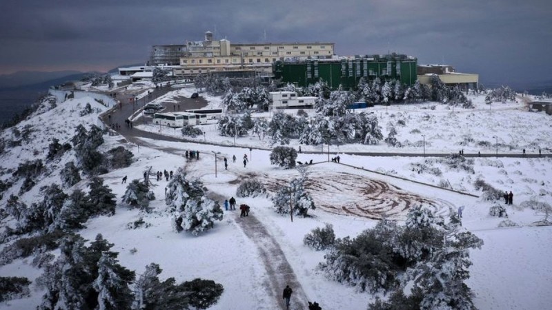 Η φωτογραφία της ημέρας: Καλημέρα από το χιονισμένο καζίνο της Πάρνηθας!