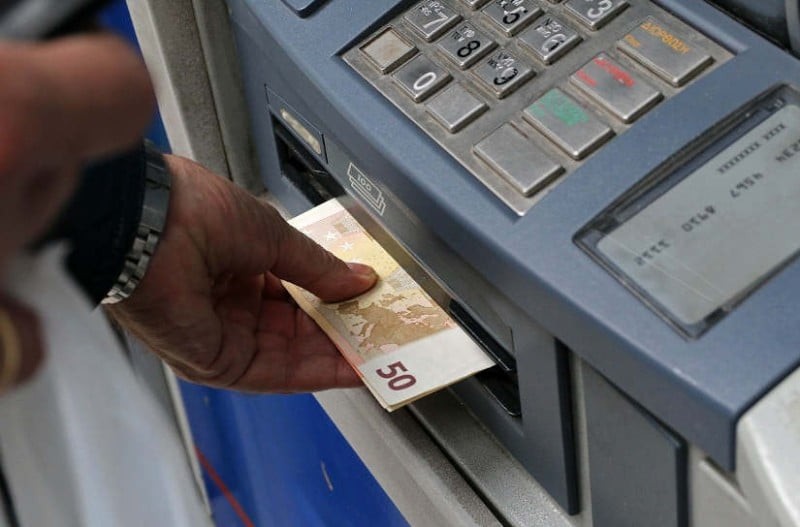Μεγάλη απάτη στα ATM: Αν πατήσετε καταλάθος αυτό το κουμπί θα χάσετε όλα σας τα χρήματα!