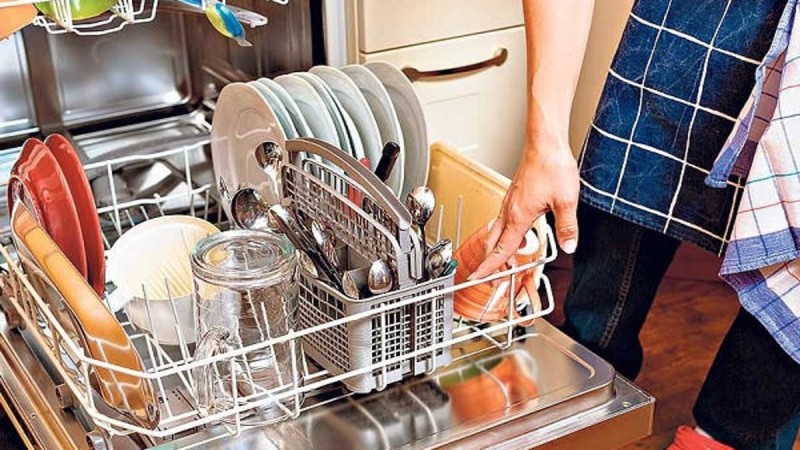 Το απόλυτο μυστικό: Έτσι θα καθαρίσετε το εσωτερικό του πλυντηρίου πιάτων