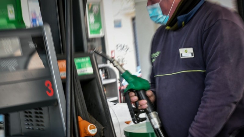 «Μαύρο» Πάσχα με την ακρίβεια: Αυξάνεται κι άλλο η τιμή της βενζίνης!