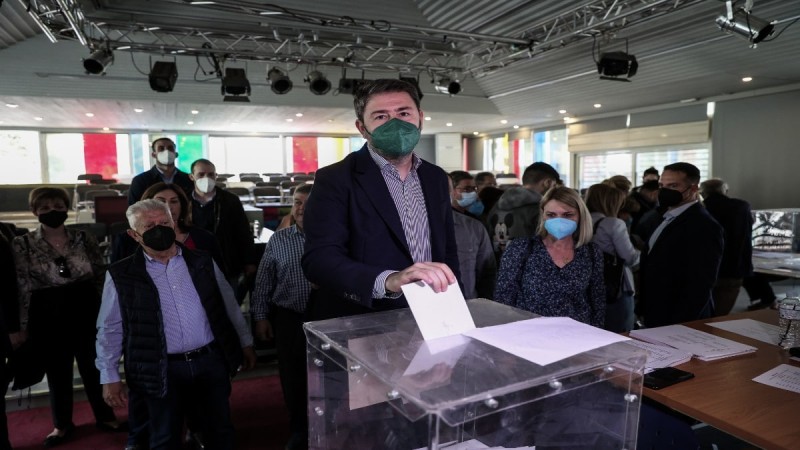 ΚΙΝΑΛ: Έσπασε το «φράγμα» των 100.000 η συμμετοχή στις εκλογές – Πιθανή παράταση για το κλείσιμο της κάλπης (photos)