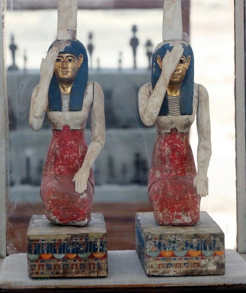 Αίγυπτος: Οι αρχαιολόγοι ανακάλυψαν εκατοντάδες σαρκοφάγους και αγάλματα θεών στη Σακάρα