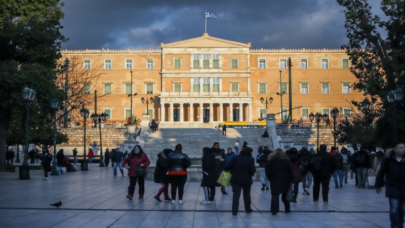 Κορωνοϊός: Νέα μέτρα από Σεπτέμβρη; Τα δύο σενάρια που εξετάζονται (Video)