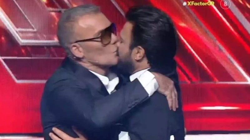 Ψιλοφασώθηκαν στo X-Factor ο Στέλιος Ρόκκος με τον Ανδρέα Γεωργίου - Ο σάλος μετά το φιλί στο στόμα (Video)