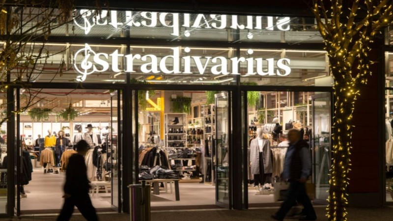 Το παντελόνι των Stradivarius που κάνει θραύση - Βγαίνει σε 5 χρώματα