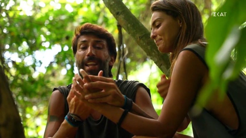 Survivor 5: «Βόμβα» Εμμανουήλ για γάμο της Βρισηίδας! «Διάβασε» το χέρι και έκανε προβλέψεις «φωτιά» (Video)