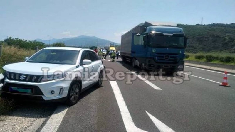 Σφοδρή σύγκρουση τεσσάρων οχημάτων στην εθνική Αθηνών – Λαμίας (Photos)