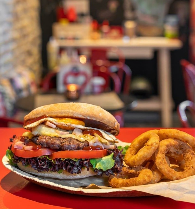 Red hot chili burger: To burger- house της Κέρκυρας που αγαπάμε!