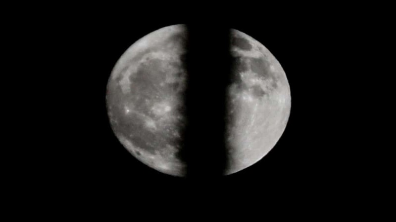 Η φωτογραφία της ημέρας: Φεγγάρι μου χλωμό!