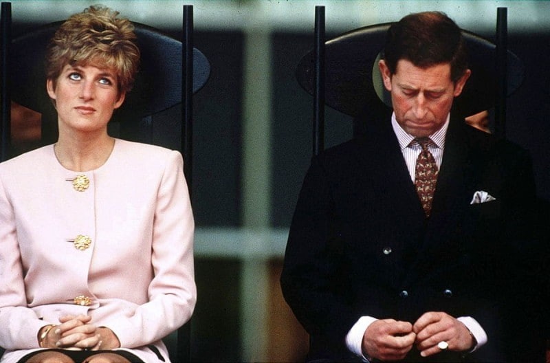 Πριγκίπισσα Νταϊάνα: Έτσι τη «σκότωσε» ο Κάρολος - Αποκαλύψεις για τις σχέσεις τους εκτός γάμου