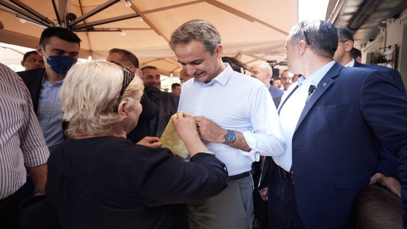 Κυριάκος Μητσοτάκης: Περιοδεία του πρωθυπουργού στην Καλαμάτα με αίτημα για… γουρουνοπούλα! (photos)