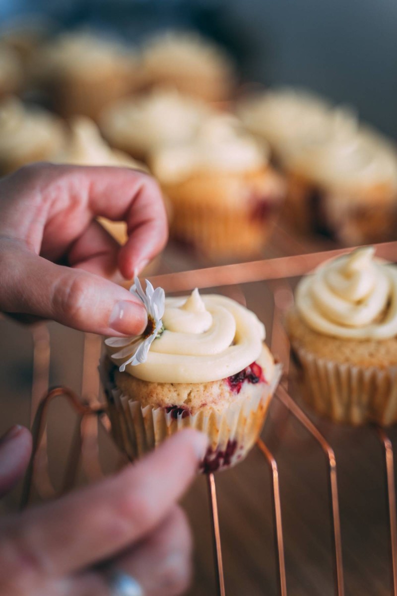 Πανεύκολα muffins με μήλο και κανέλα