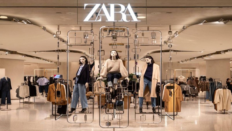 Φόρεμα μπλέιζερ: Η πιο σικάτη επιλογή για τις βραδινές σου εξόδους - Θα το βρεις στα Zara!