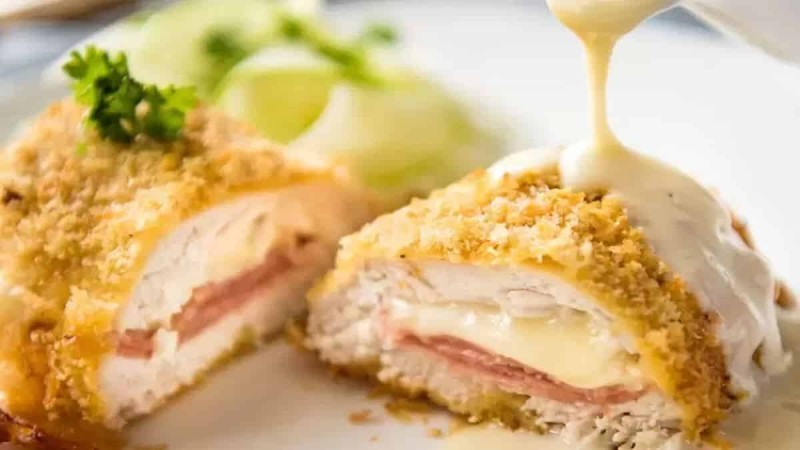 Κοτόπουλο Cordon Bleu: Το κοτόπυολο στην πιο γευστική εκδοχή του - Συνταγή που θα 