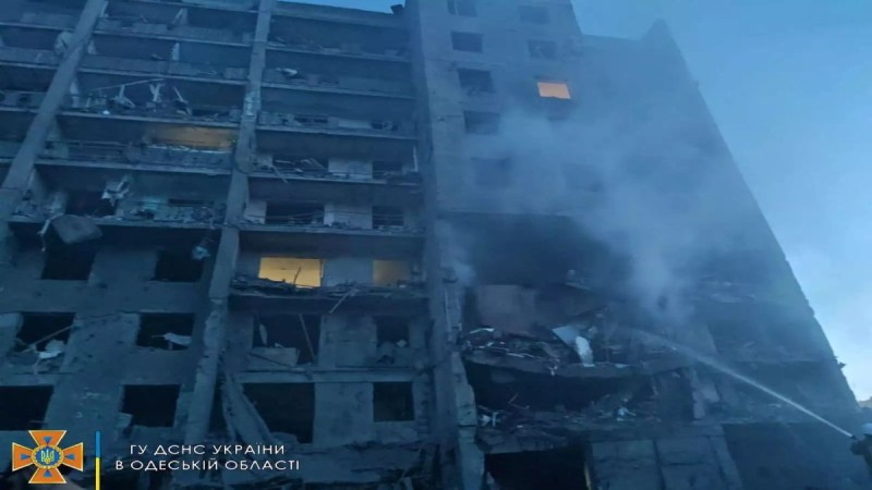 Οδησσός: Πολύνεκρη τραγωδία μετά από πυραυλικό χτύπημα σε πολυκατοικία