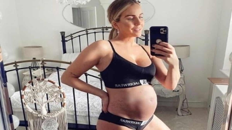 Μια έγκυος φωτογραφίζει το αγέννητο μωρό της! Λίγο μετά αποκαλύπτει στον κόσμο κάτι το... παλαβό!