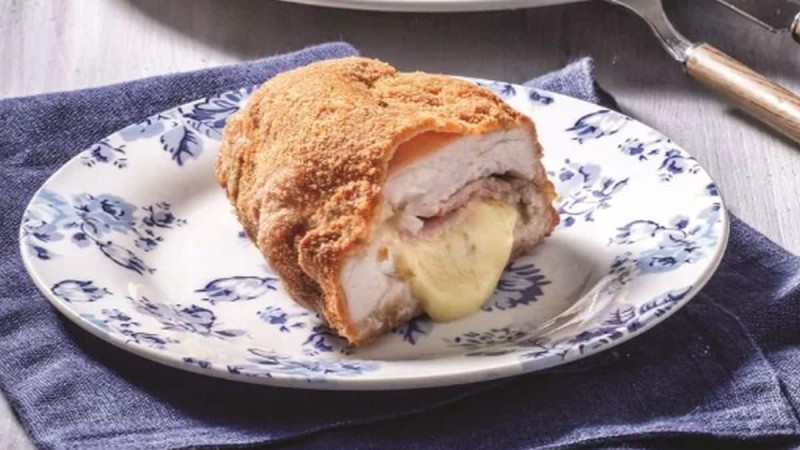 Κοτόπουλο Cordon Bleu: Το κοτόπυολο στην πιο γευστική εκδοχή του - Συνταγή που θα 'κολάσει' όποιον δοκιμάσει