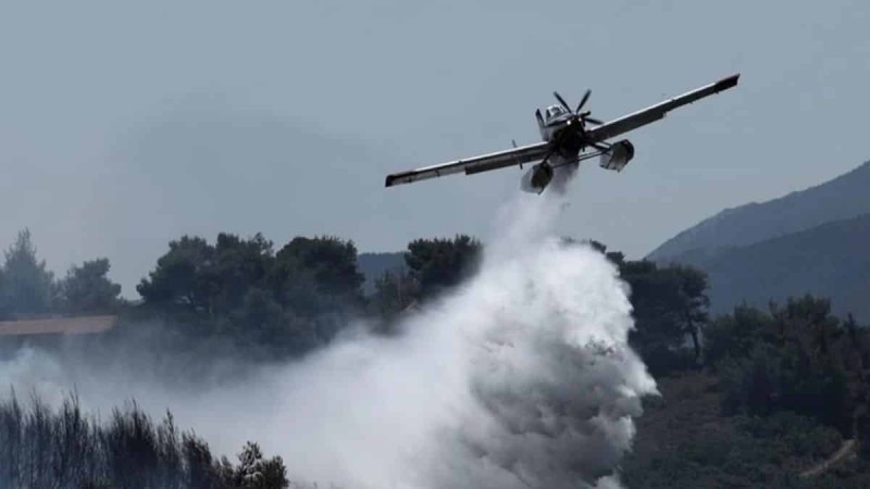 Φωτιά στην Πεντέλη: Αποχωρούν τα Air Tractors λόγω των ισχυρών ανέμων!