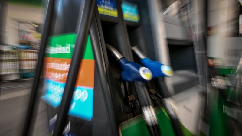 Επίδομα βενζίνης: Πότε «ανοίγει» το Fuel Pass 2 - Ποιοι θα πάρουν 60-80 και ποιοι 100 ευρώ (video)