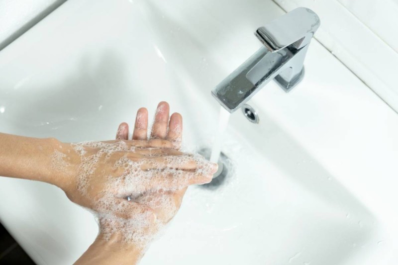 Tips για να έχετε το κεφάλι σας ήσυχο: Απαλλαγείτε οριστικά από τα μικρόβια που «κρύβονται» στο μπάνιο σας