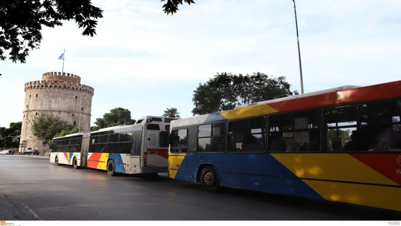 Νέο περιστατικό σεξισμού σε λεωφορείο - Θεσσαλονίκη: Οδηγός του ΟΑΣΘ επιτέθηκε σε γυναίκα για το μπουστάκι της
