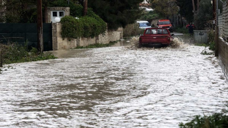 Συναγερμός στην Σκύρο: Προβλήματα από την κακοκαιρία, κατέρρευσαν δυο γέφυρες (photos)