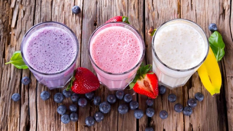 Smoothie με μούρα, μπανάνα και κεφίρ: Πεντανόστιμη και υγιεινή επιλογή!