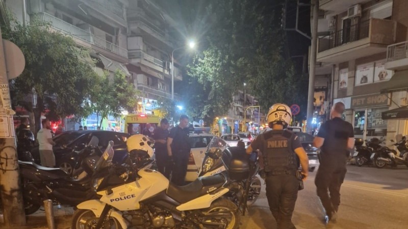 Τραγωδία στη Θεσσαλονίκη: 19χρονη μητέρα πήδηξε στο κενό από τον δεύτερο όροφο λόγω ερωτικής απογοήτευσης