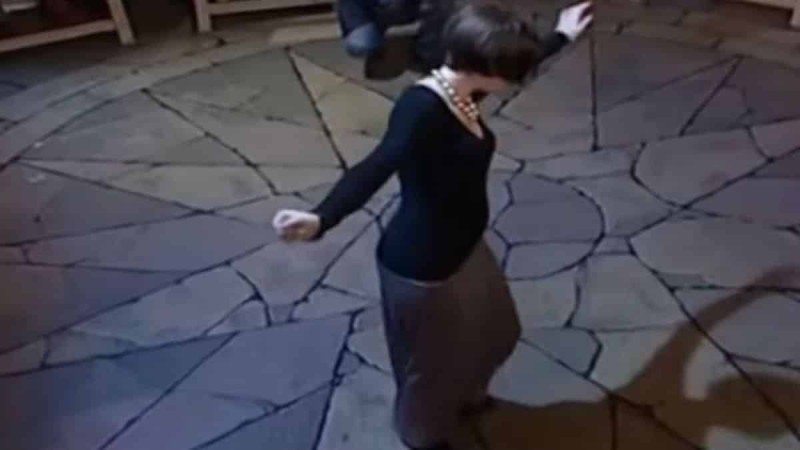 Το πιο τίμιο ζεϊμπέκικο: Αυτή η γυναίκα χορεύει και καταχειροκροτείται. Το βίντεο έχει περάσει τις 593.197 προβολές!