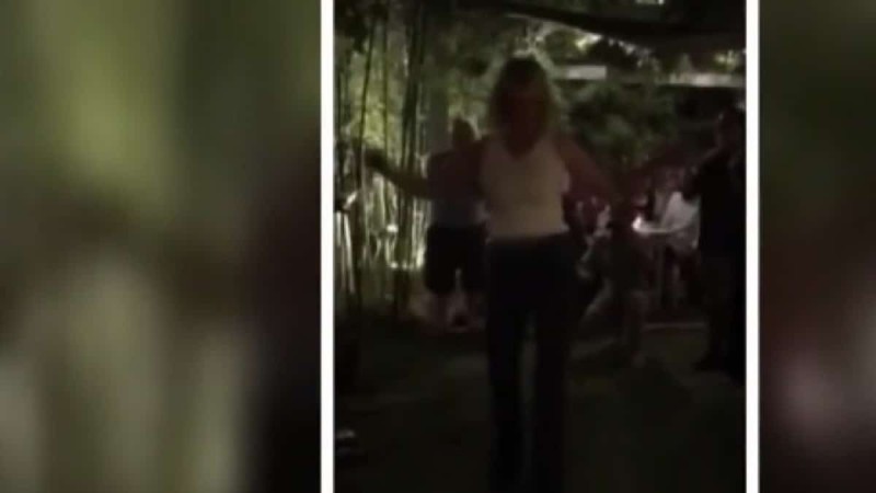 Όπως δεν την έχεις ξανά δει: Η Σία Κοσιώνη χορεύει ζεϊμπέκικο και «γκρεμίζει» την πίστα