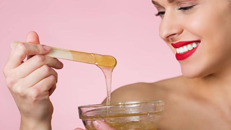 Μέλι με ασπιρίνη: Το «μαγικό» μείγμα για να δείχνετε νεότερες και φρέσκες - Πώς να το χρησιμοποιήσετε