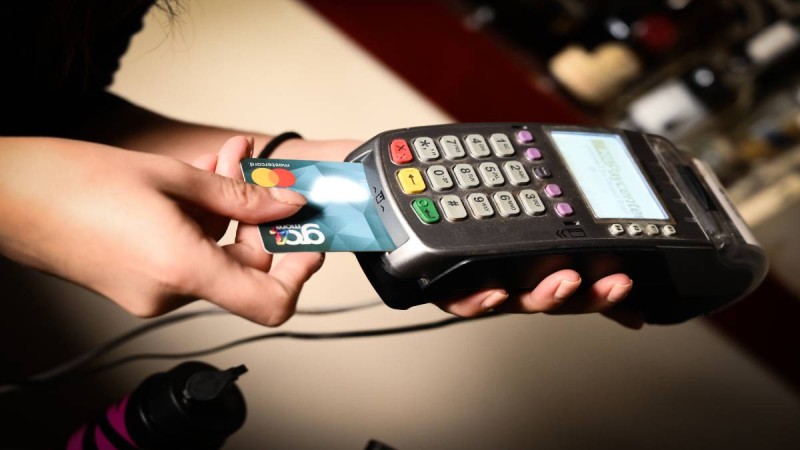 Ψηφιακό πορτοφόλι: Τι άλλαξε στη διάρκεια των διακοπών με το ψηφιακό χρήμα