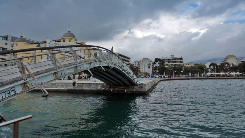 Βόλος: Σε κατάσταση έκτακτης ανάγκης η πόλη μετά τη θεομηνία (video)