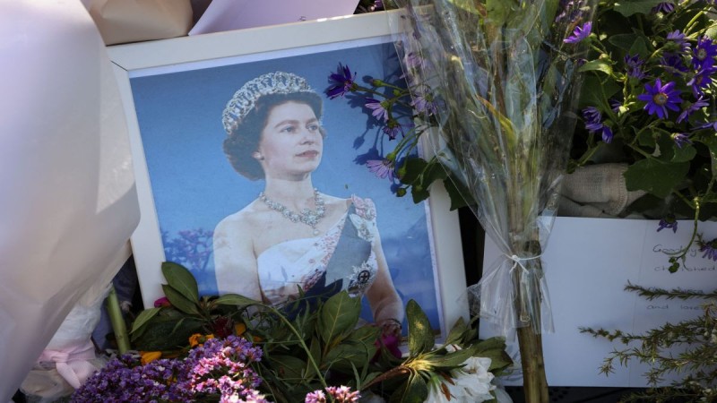 Βασίλισσα Ελισάβετ: Αυστηροί κανόνες για το προσκύνημα στη σορό της – Τι απαγορεύεται