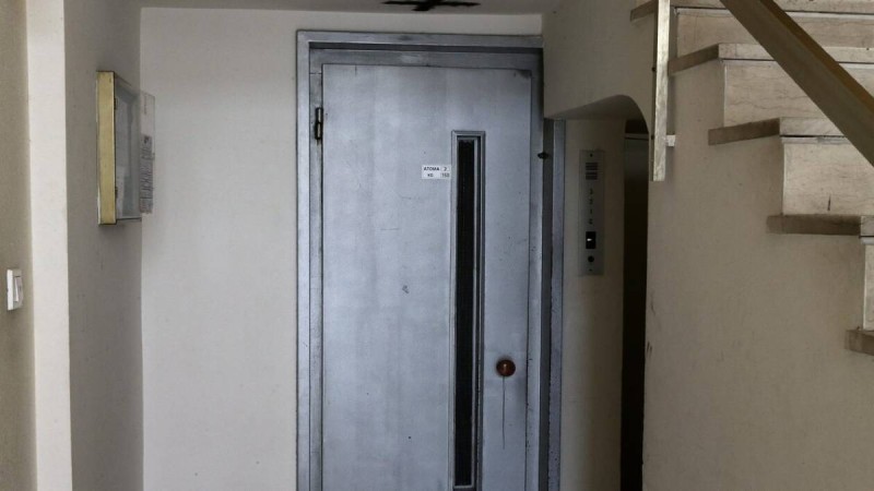 Τραγωδία στο Παγκράτι: Άνδρας ανασύρθηκε νεκρός από ανελκυστήρα