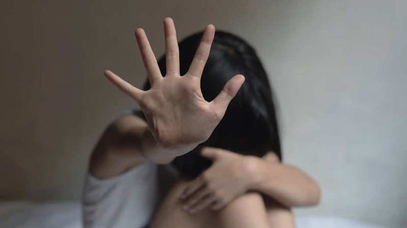 Κολωνός: Εκθέτει τον πατέρα του 53χρονου βιαστή η γιαγιά της 12χρονης - Κατηγορεί τη σύζυγό του για απόπειρα δωροδοκίας τη στιγμή που ο πατέρας του έκανε την «αγιογραφία» του